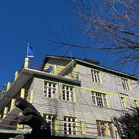 Snowflake Homestay Gondhla Extérieur photo