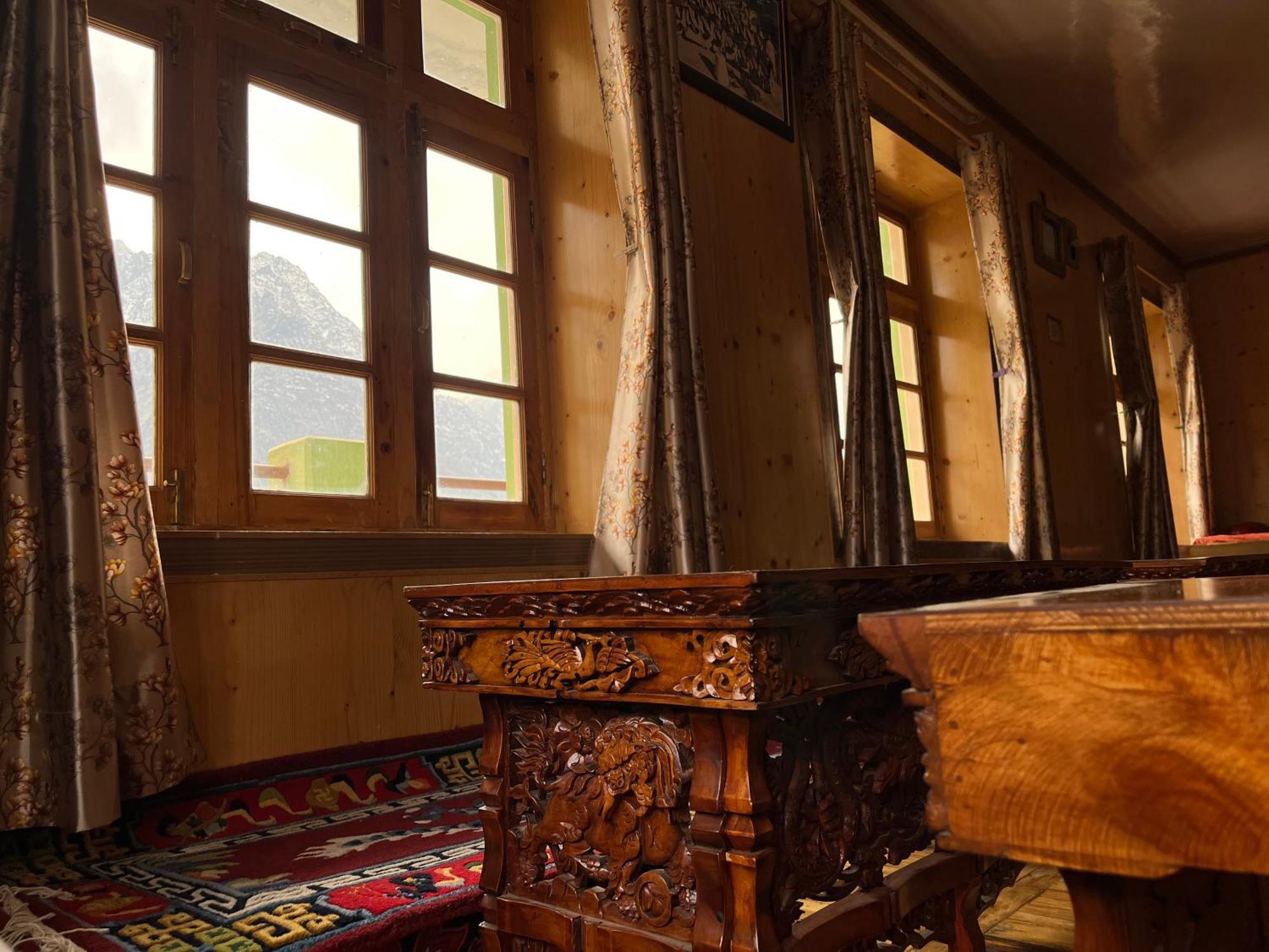 Snowflake Homestay Gondhla Extérieur photo