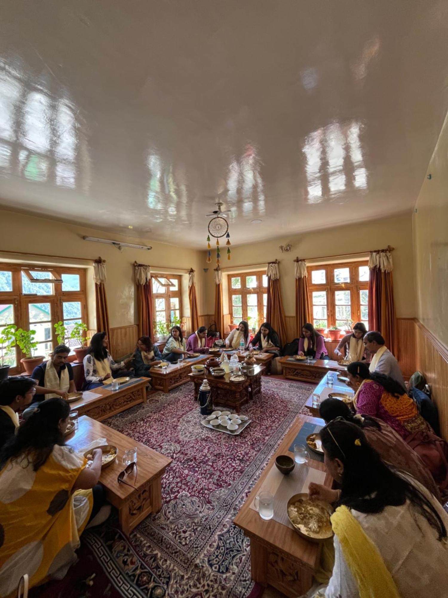 Snowflake Homestay Gondhla Extérieur photo