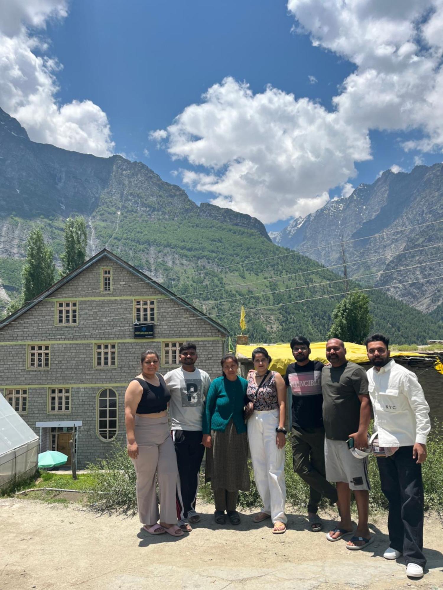 Snowflake Homestay Gondhla Extérieur photo