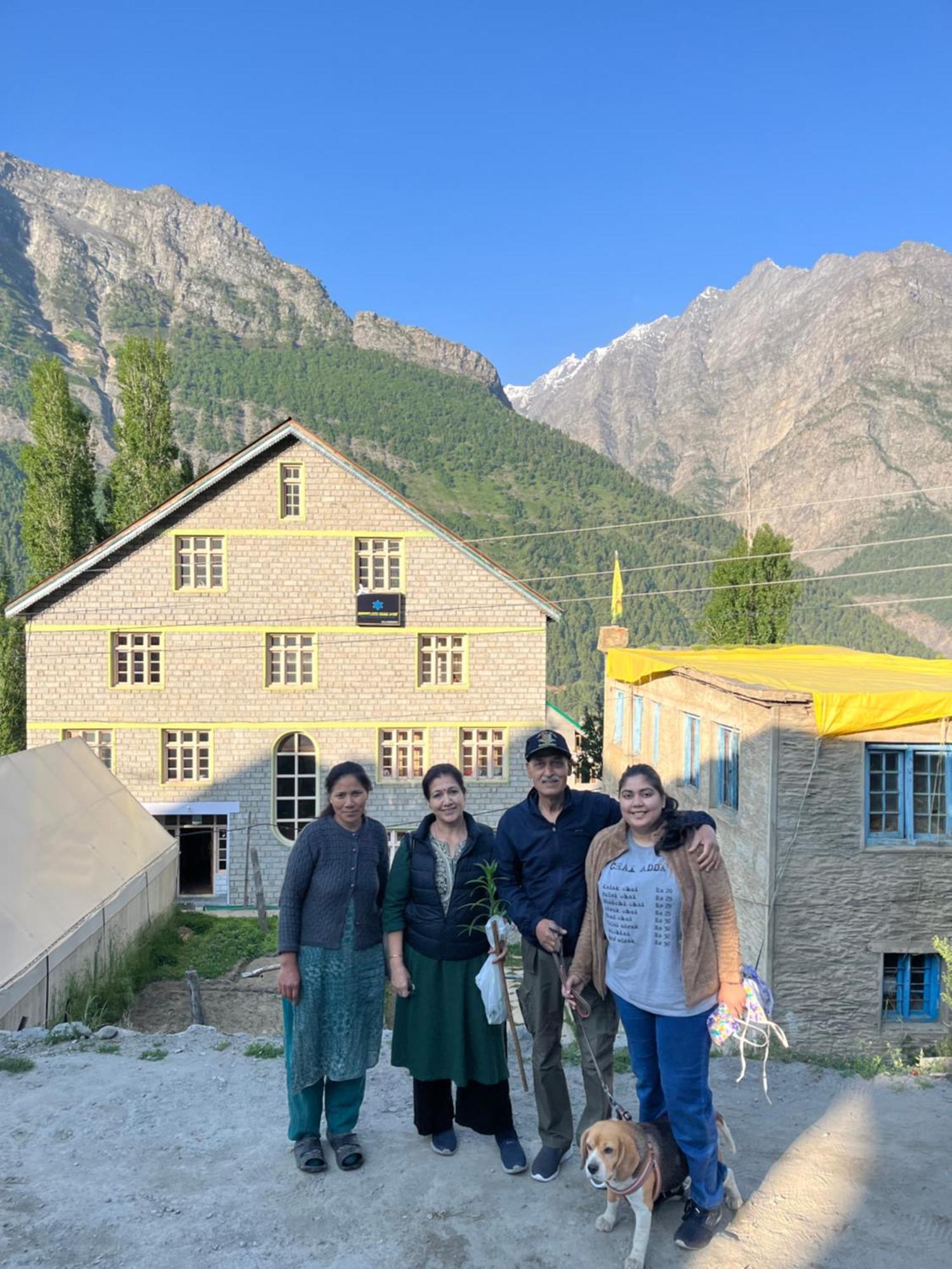Snowflake Homestay Gondhla Extérieur photo