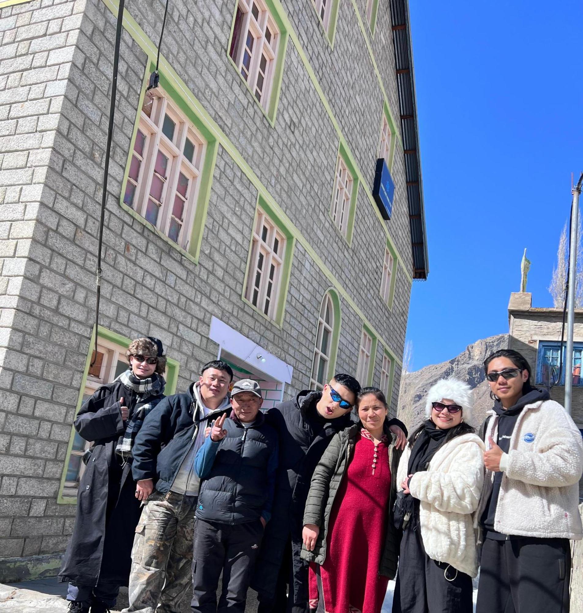 Snowflake Homestay Gondhla Extérieur photo